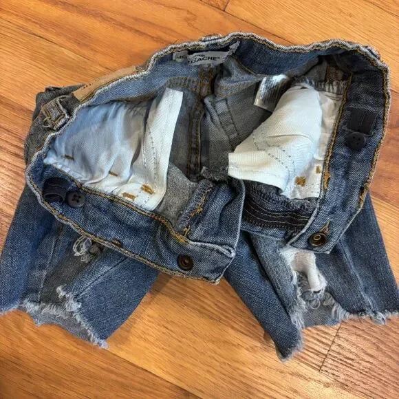 Distressed Style Cut Off Fray Denim Jean Girls Shorts - Picture 4 of 5